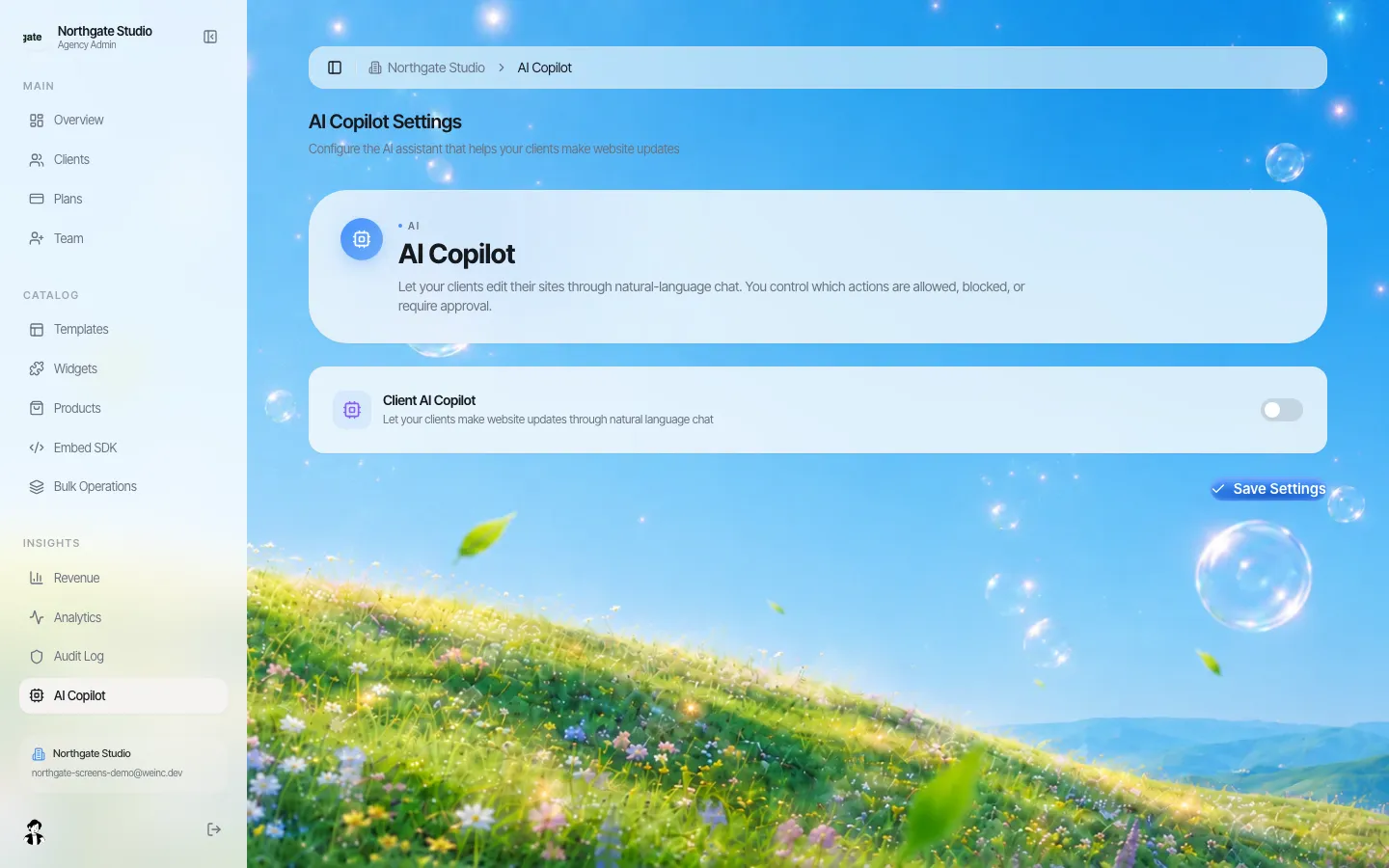 AI-Copilot-Einstellungen in der We.Inc Agentur-Konsole mit einem Schalter, der Kunden Website-Änderungen per Chat in natürlicher Sprache erlaubt