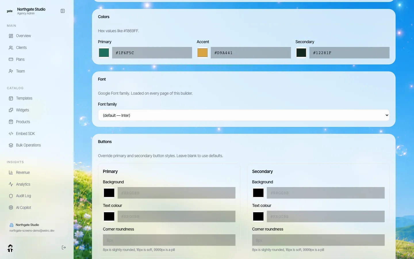 Einstellungen für primäre und sekundäre Buttons mit Hintergrund, Textfarbe und Eckenrundung