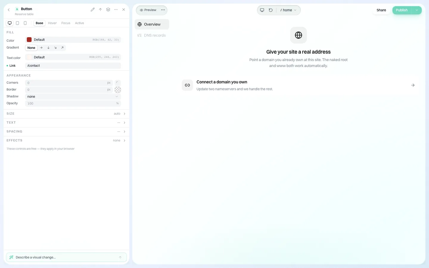 Domain-Bereich im Editor des Kunden mit dem Titel Geben Sie Ihrer Website eine echte Adresse und der Option, eine eigene Domain zu verbinden